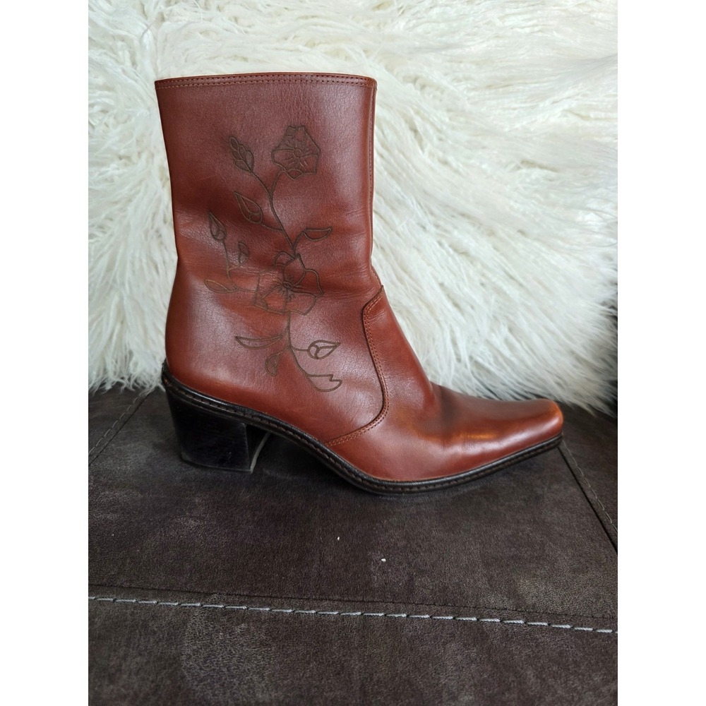 Gianni Bini Flower Embroidered Brown Leather Western Ankle Boots Women's 8.5 - Picture 12 of 16